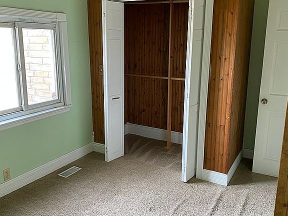3rd image of 154 W Park Dr