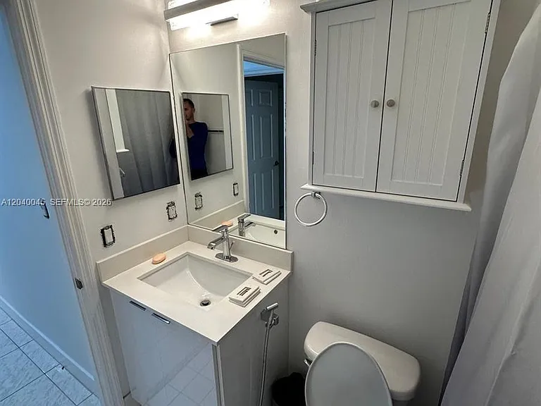 4273 NE 10th Ct #4273 — Photo 8