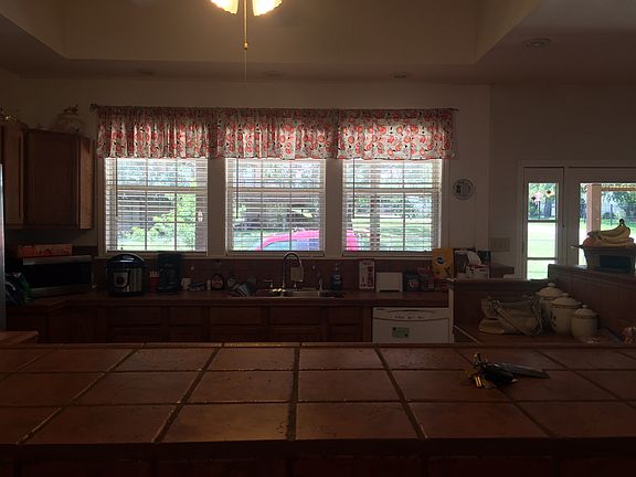 5th image of 725 Sandy Harbor Dr