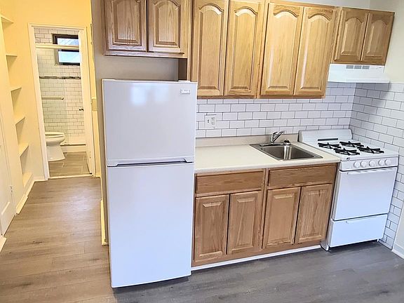 3rd image of 449-451 Washington Ave #4