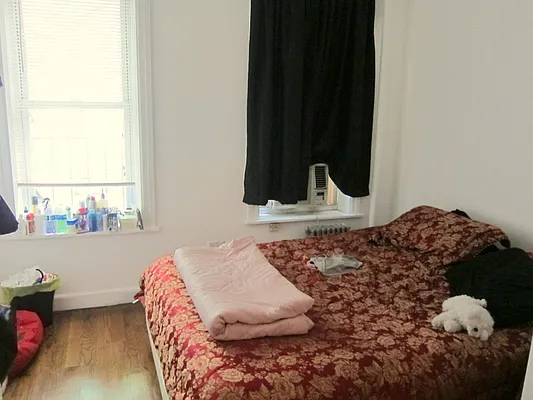 Rented by Chartwell Manhattan Realty | media 11