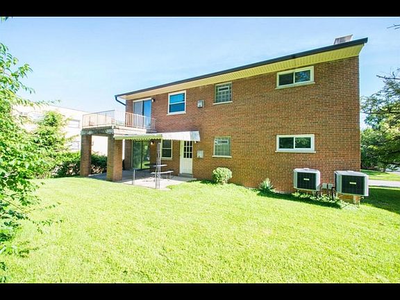 3rd image of 2375 Van Leunen Dr #2