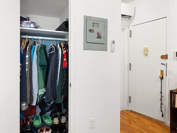 4th image of 323 W 89th St APT 1A