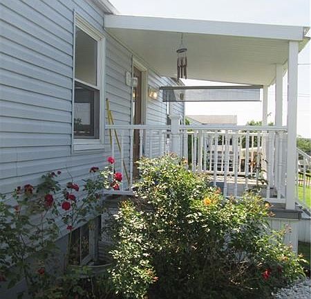 3rd image of 221 Wallula Ave