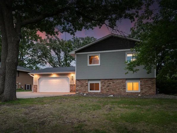 62 98th Ln NW, Coon Rapids, MN 55448