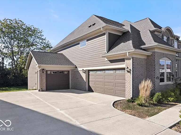 6037 Shallow Creek Ln — Photo 26