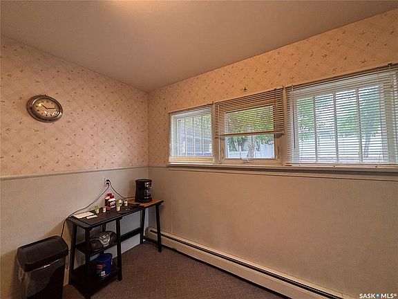 4th image of 212 3rd AVENUE E