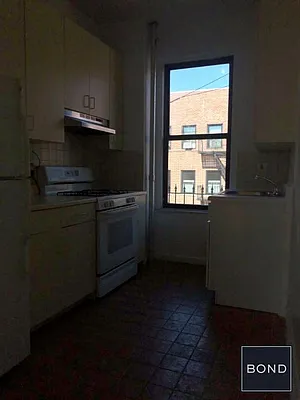 Rented by Bond New York | media 9