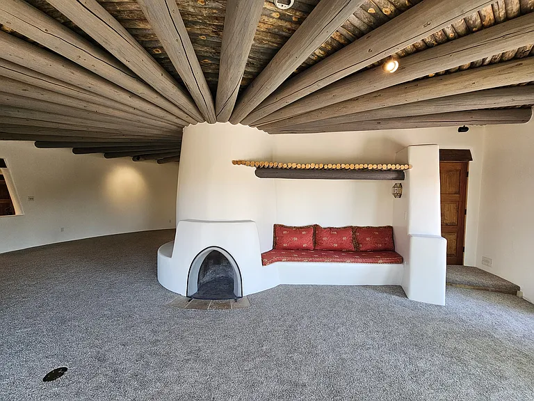 1306 Lejano Ln — Photo 7