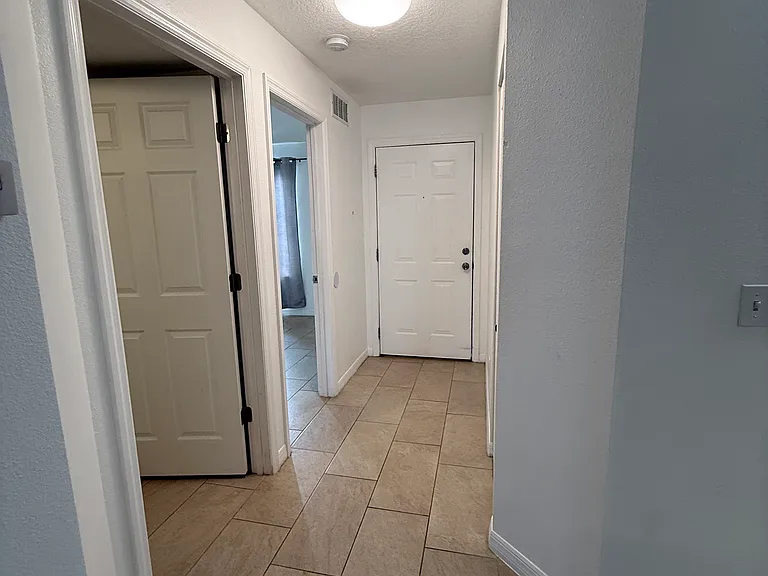 2254 Grenwich Ave #2254 — Photo 13