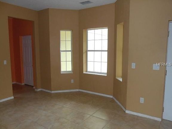 5th image of 17405 Lakeview Ct