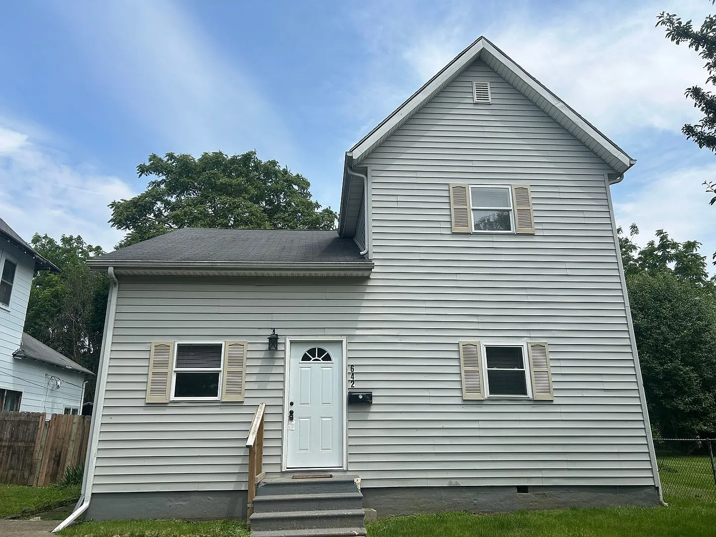 Newly Updated 4 Bed House Available Now! — Photo 1