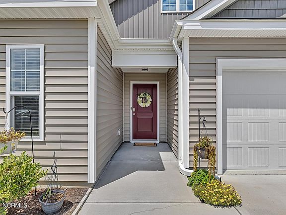 3rd image of 9121 Oak Grove Court NE