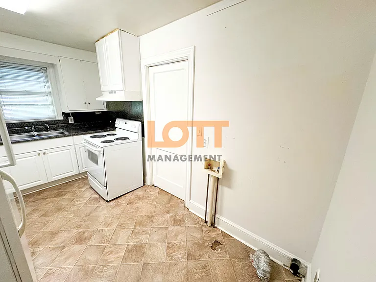 125 Irene Cir — Photo 7