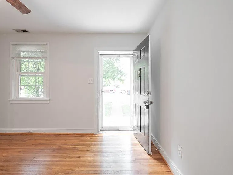 6408 W Grace St — Photo 4