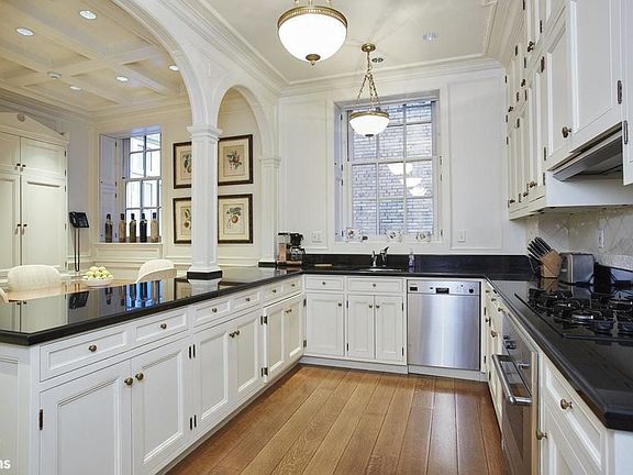 5th image of 820 5th Ave #Maisonette