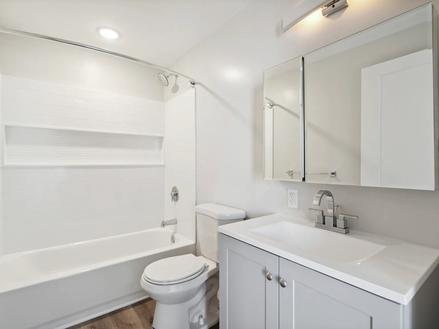 2 bed, 800 sqft, $1,575 — Photo 4
