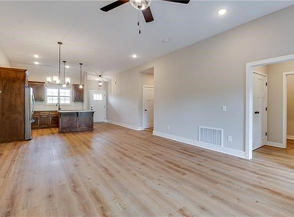 5th image of 3104 Carlisle Ct