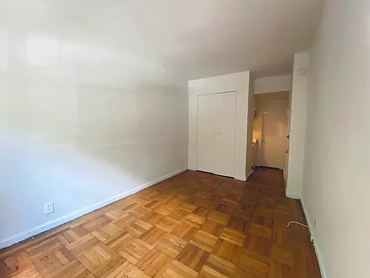 Rented by Bond New York | media 11