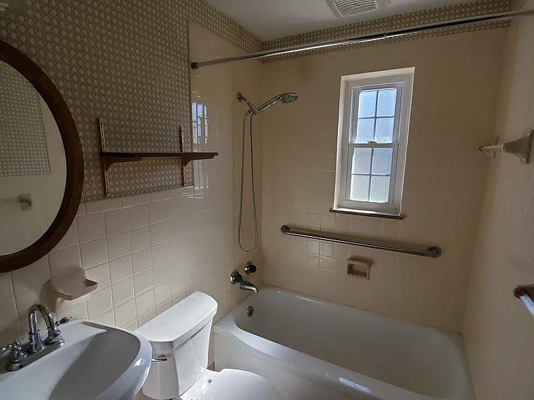 4389 Victor Ave — Photo 4