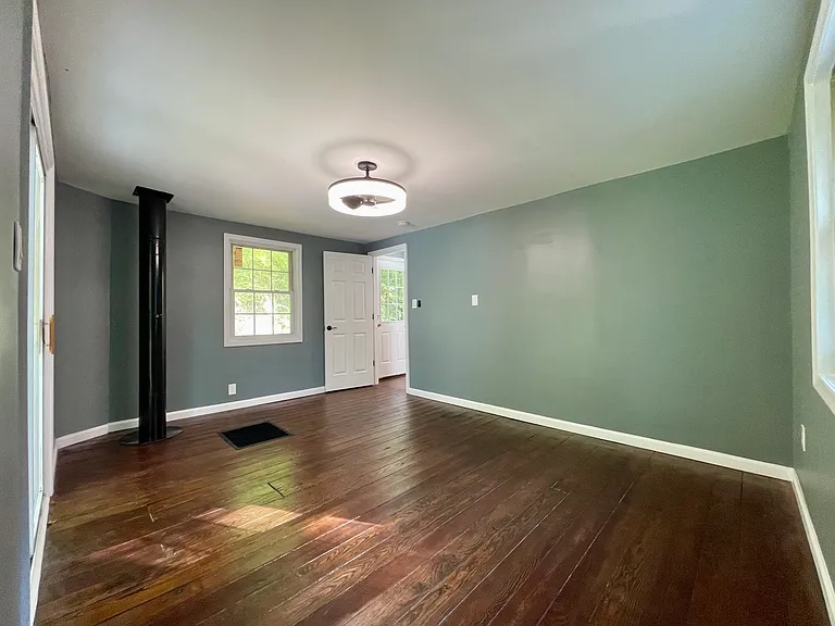 713 Warren Rd — Photo 23