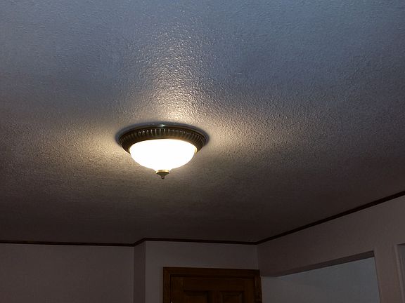 4th image of 2320 Hemlock St SE