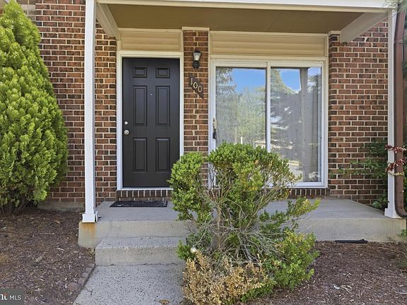 3rd image of 100 Marcum Ct