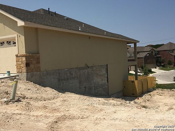 4th image of 24415 Canyon Row