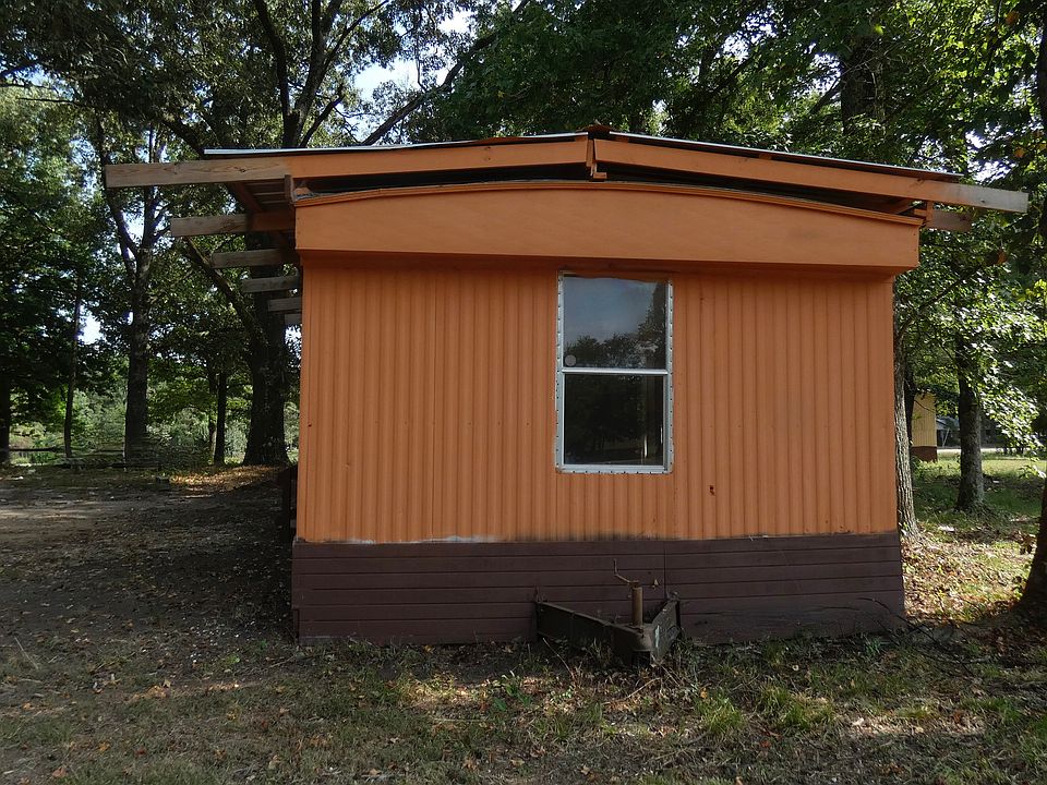 2nd image of 121 Smith Ln #2