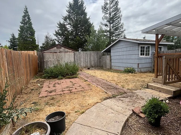 989 1/2 Laurelhurst Dr — Photo 14