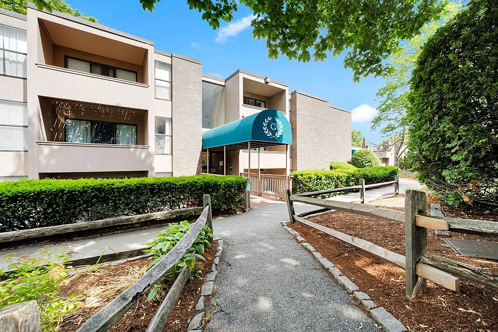 1 bed, 1.0 bath, 675 sqft, $1,750 — Photo 1
