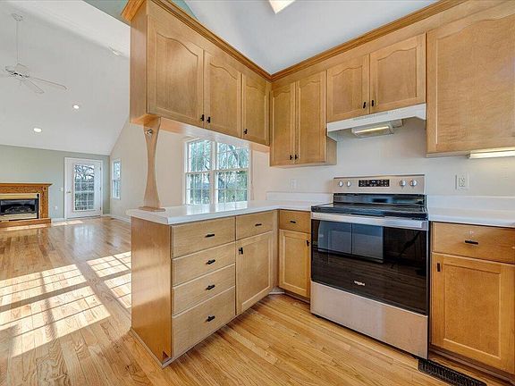 5th image of 5022 Nicholas Hill Ln