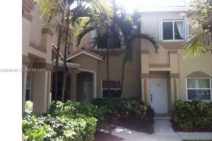 2304 SE 24th Ave #2304 — Photo 1