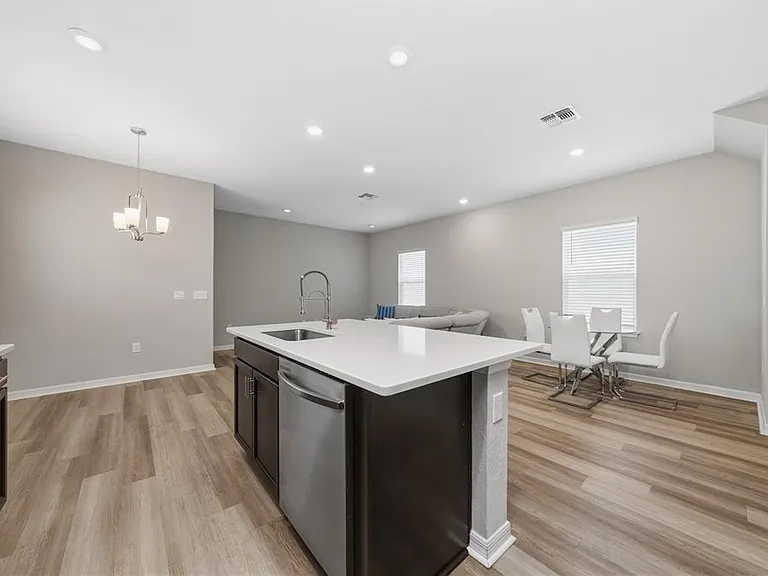 445 Silverbell Trl — Photo 17