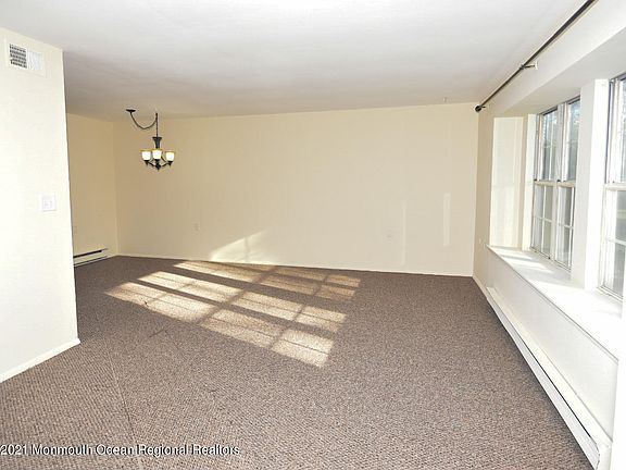 2nd image of 439F Chesterfield Ct