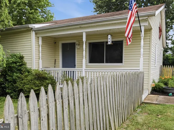 236 Classic Vanville Rd, Martinsburg, WV 25405