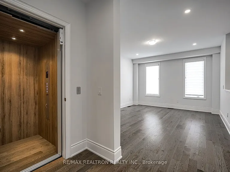 9480 Bayview Ave #4A — Photo 11