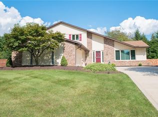 9580 Applewood Dr, North Royalton, OH