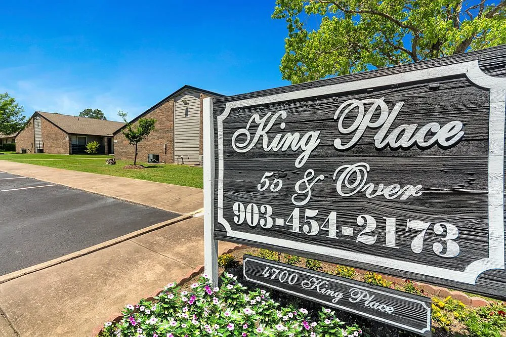 King Place Apartments — Photo 3