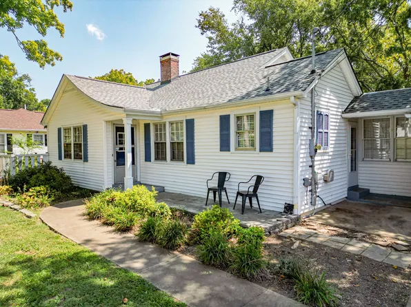 700 Riverside Dr, Columbia, TN 38401