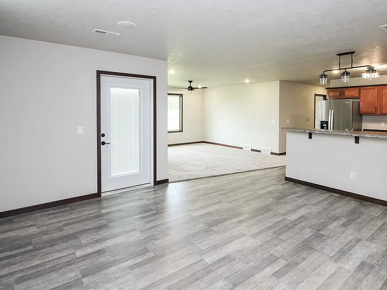 600 & 620 W Samantha St #4 — Photo 3