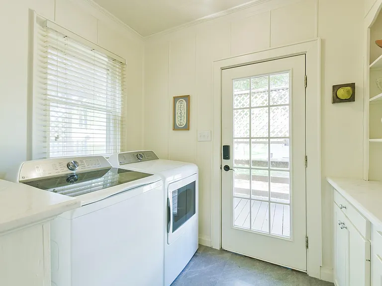 802 S Day St — Photo 25