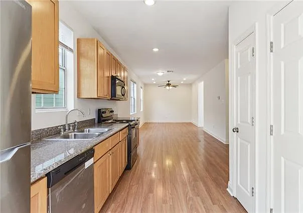 407 N Tonti St — Photo 29