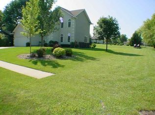 2822 W 3rd St, Cedar Falls, IA 50613