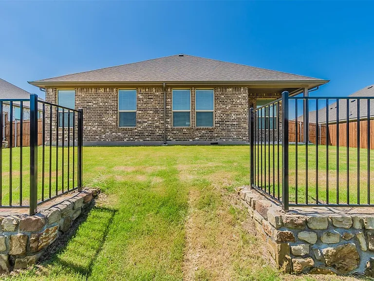 1343 Fox Hollow Rd — Photo 37