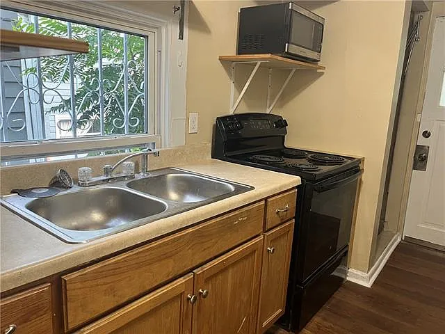 8510 S Claiborne Ave #B — Photo 5