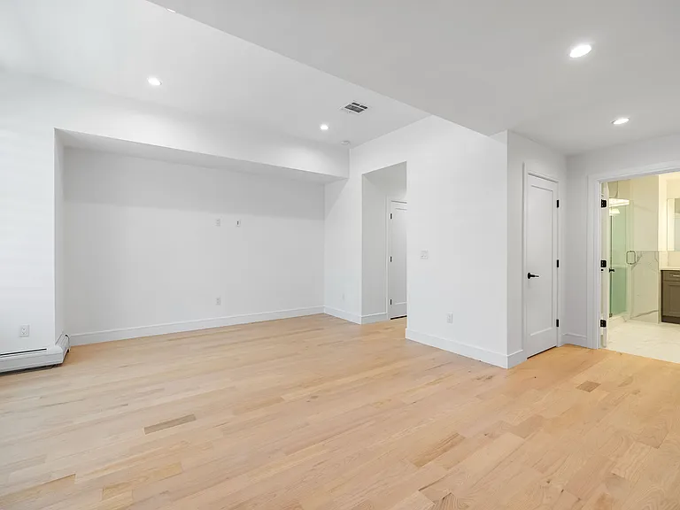 529B Lincoln St #B — Photo 15