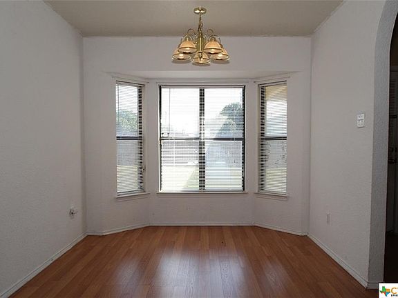 3rd image of 2600 Maria Dr