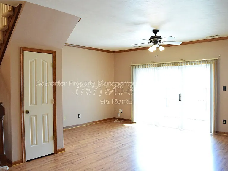310 Cobb Island Ct — Photo 4