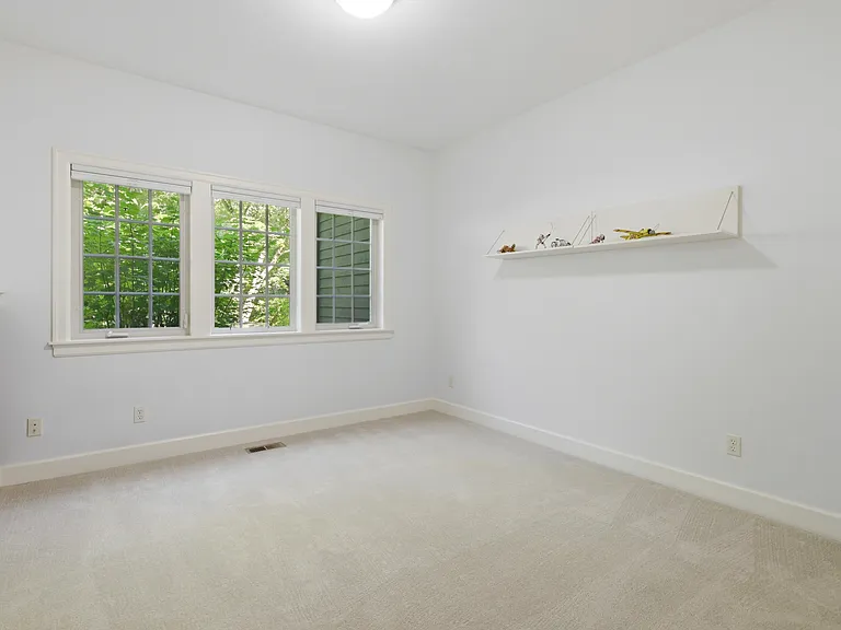 227 NW Seblar Dr — Photo 24